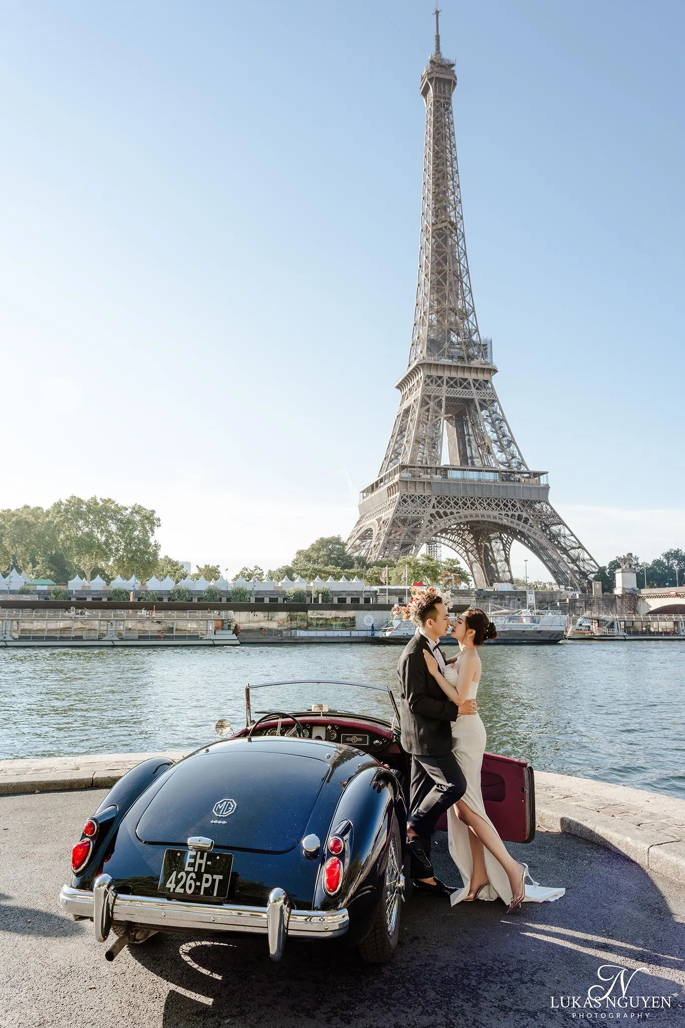 ?nh tham kh?o Lukas Paris