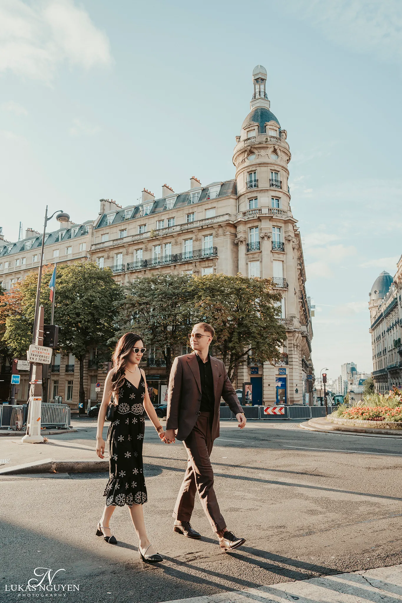 ?nh tham kh?o Lukas Paris