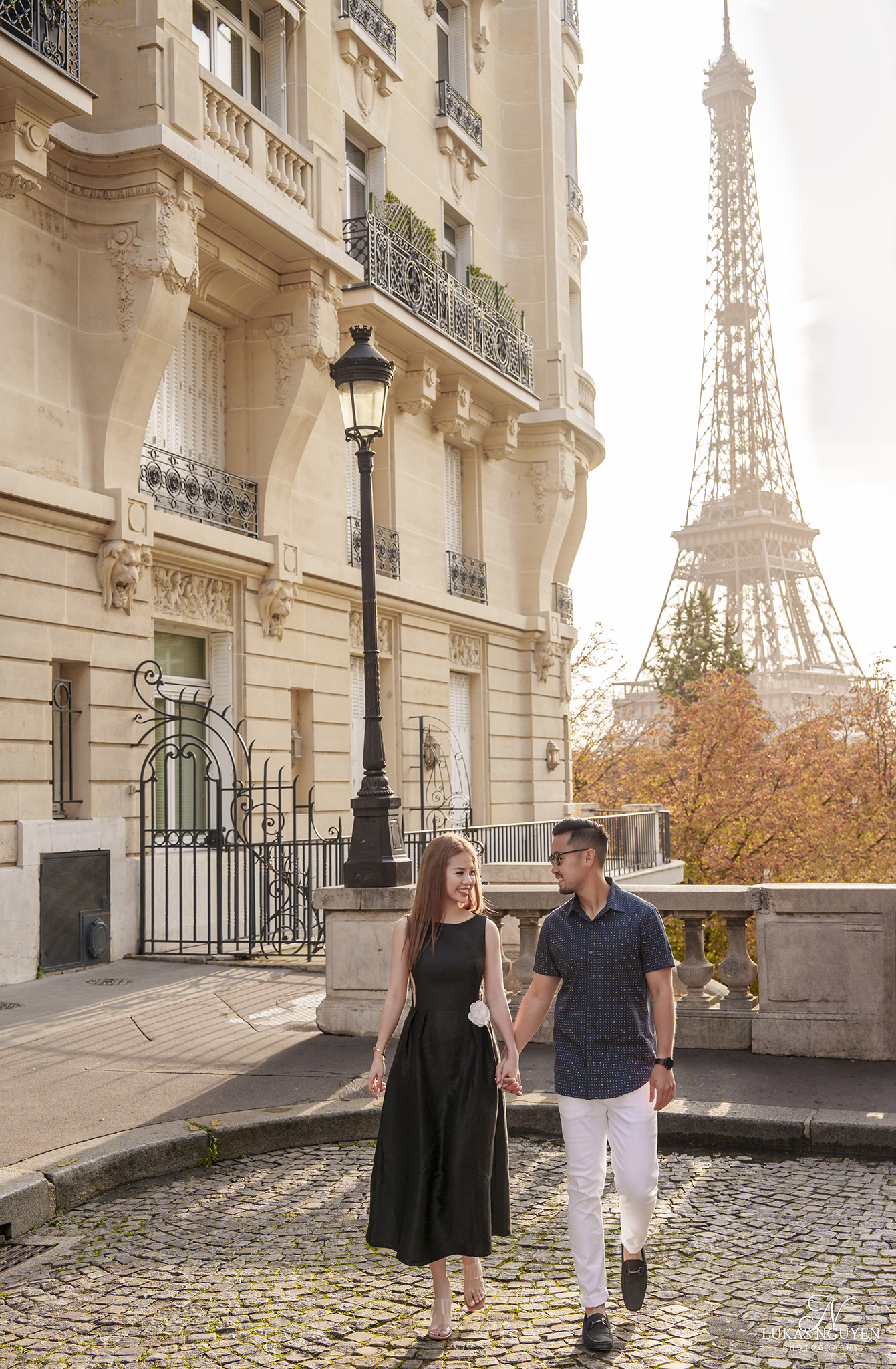 Editorial style wedding portrait at Bir Hakeim bridge Paris